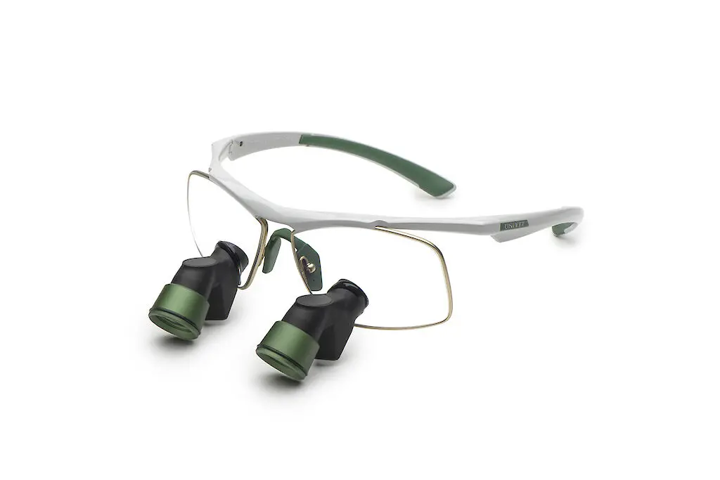techne_white-green_ergo.1024x0.webp